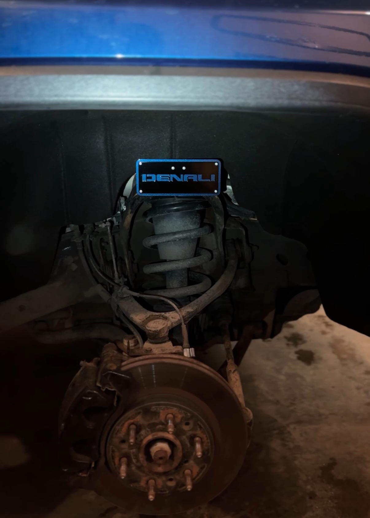 GMC Sierra 1500 custom Northspec Built strut Denali plates installed 