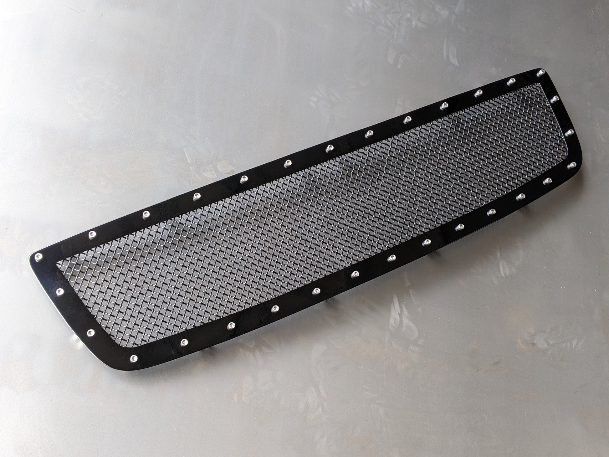 Grille Insert (2003 - 2006 & 07 Classic GMC Sierra) assembly