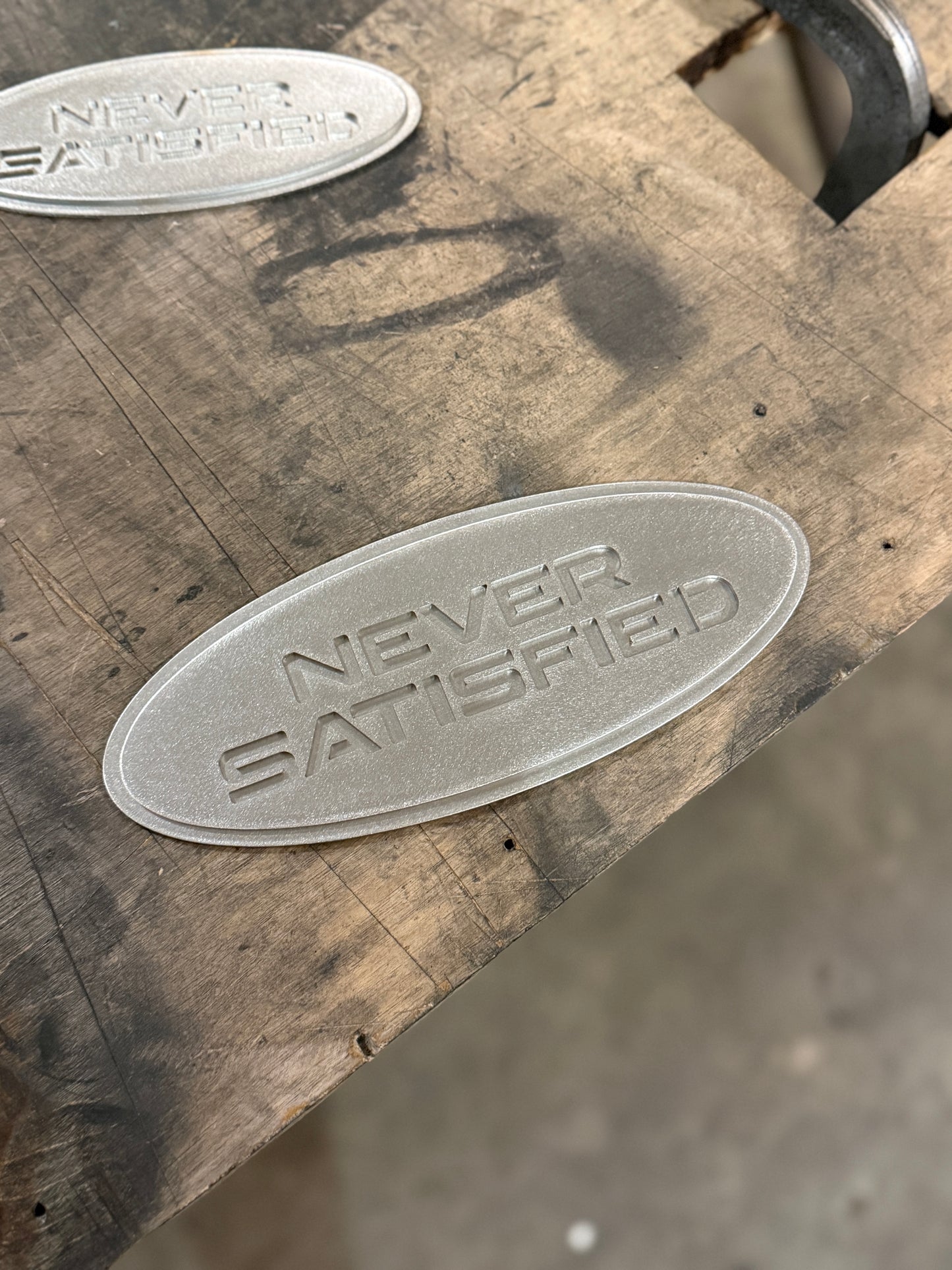 9" Oval Emblem (2005 - 07 Ford Superduty Grille and Other Models) DXF File