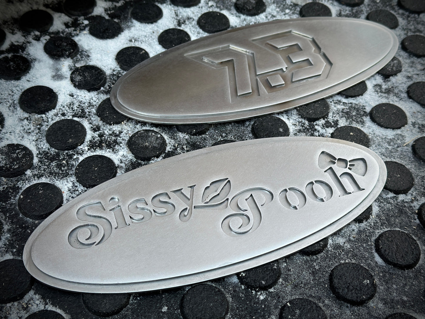 CUSTOM (Your Design) - Emblem (Ford 9" Universal Fitment)