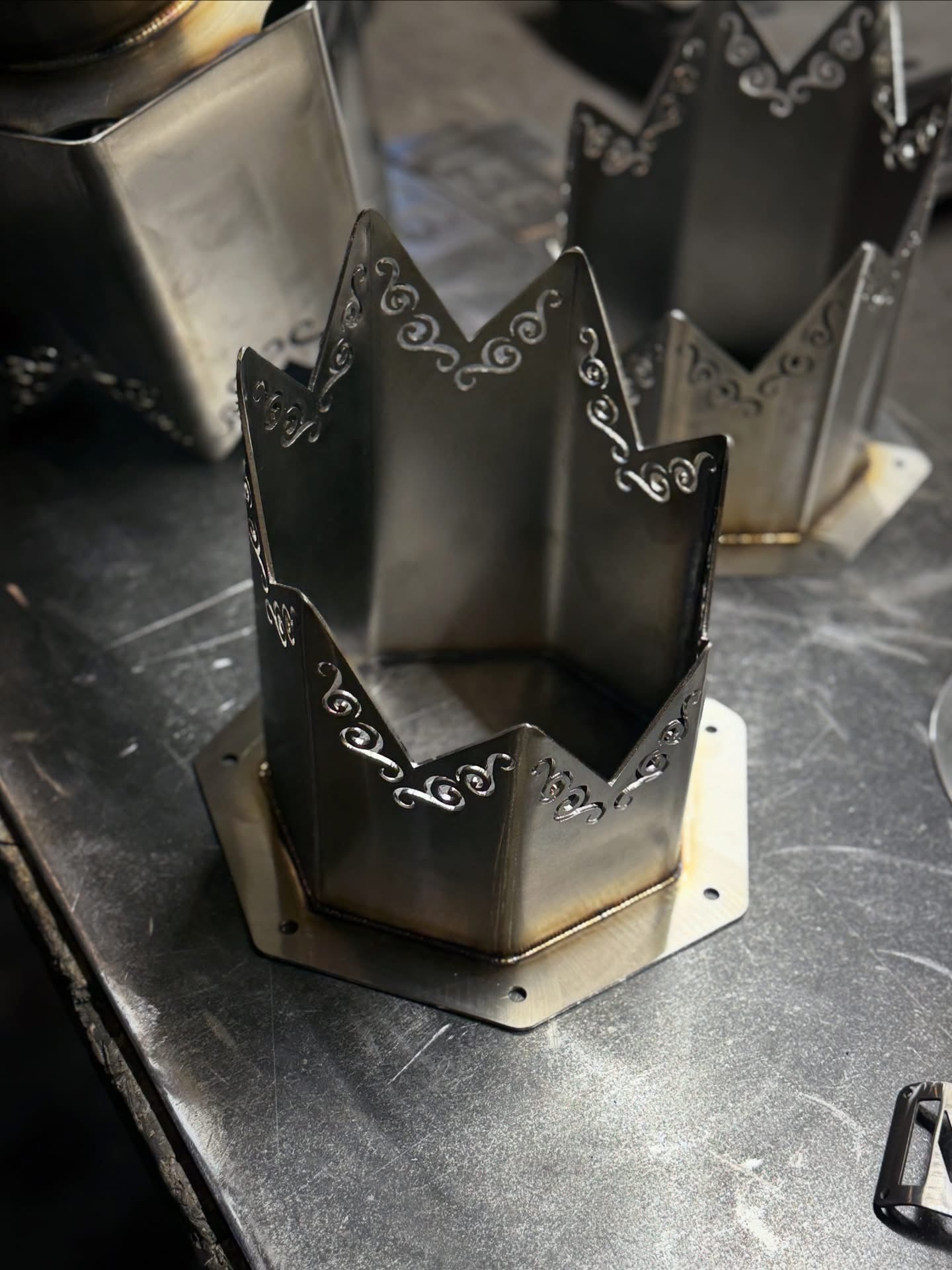 6" SPIKED Swirl Hood Stack
